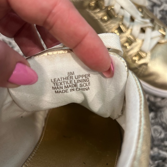 Lilly Pulitzer • Hallie Gold studded Sneaker Size 8 💥RARE 💥 - Picture 7 of 15